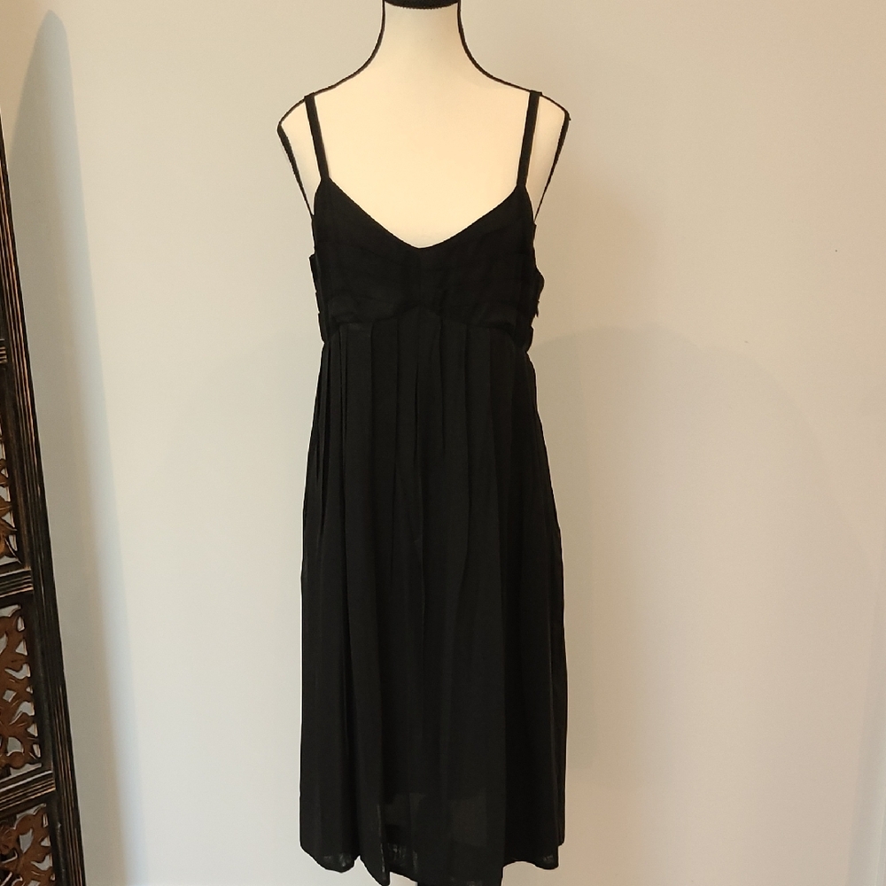 Black Pleated Sweetheart Midi Dress for Cocktail. Lined.